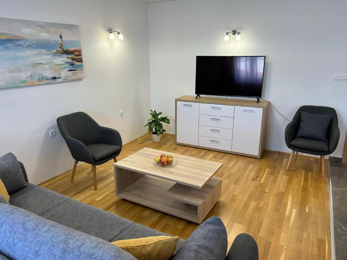 Sweet Lapat By El-Pi Tours Apartment Porat  Exterior photo