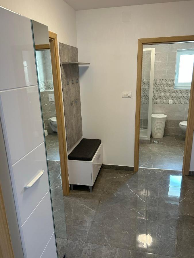 Sweet Lapat By El-Pi Tours Apartment Porat  Exterior photo