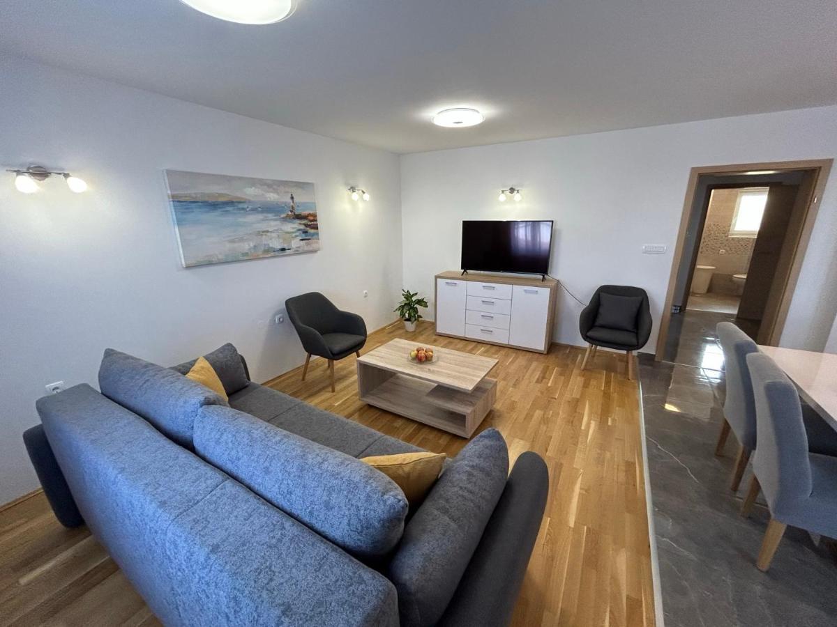 Sweet Lapat By El-Pi Tours Apartment Porat  Exterior photo